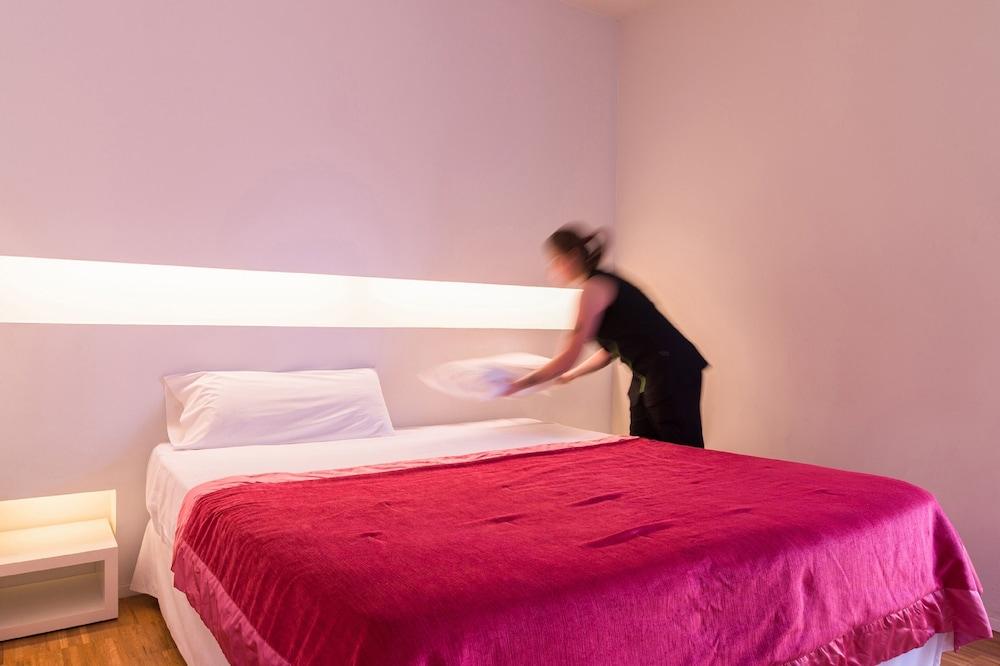 Hotel Spa La Romana, The Originals Relais Bagian luar foto