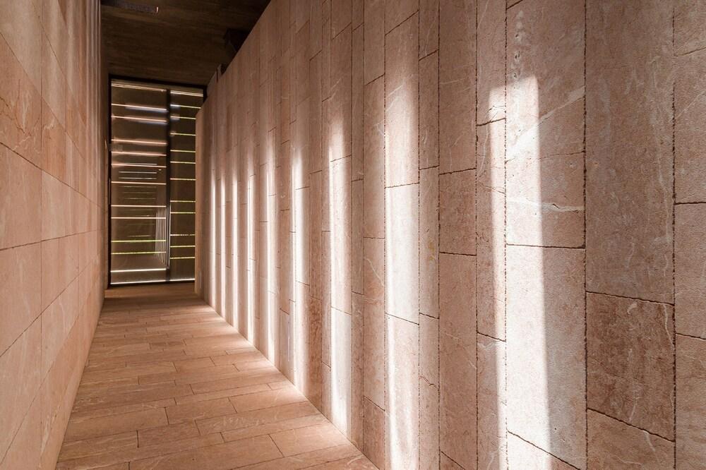 Hotel Spa La Romana, The Originals Relais Bagian luar foto