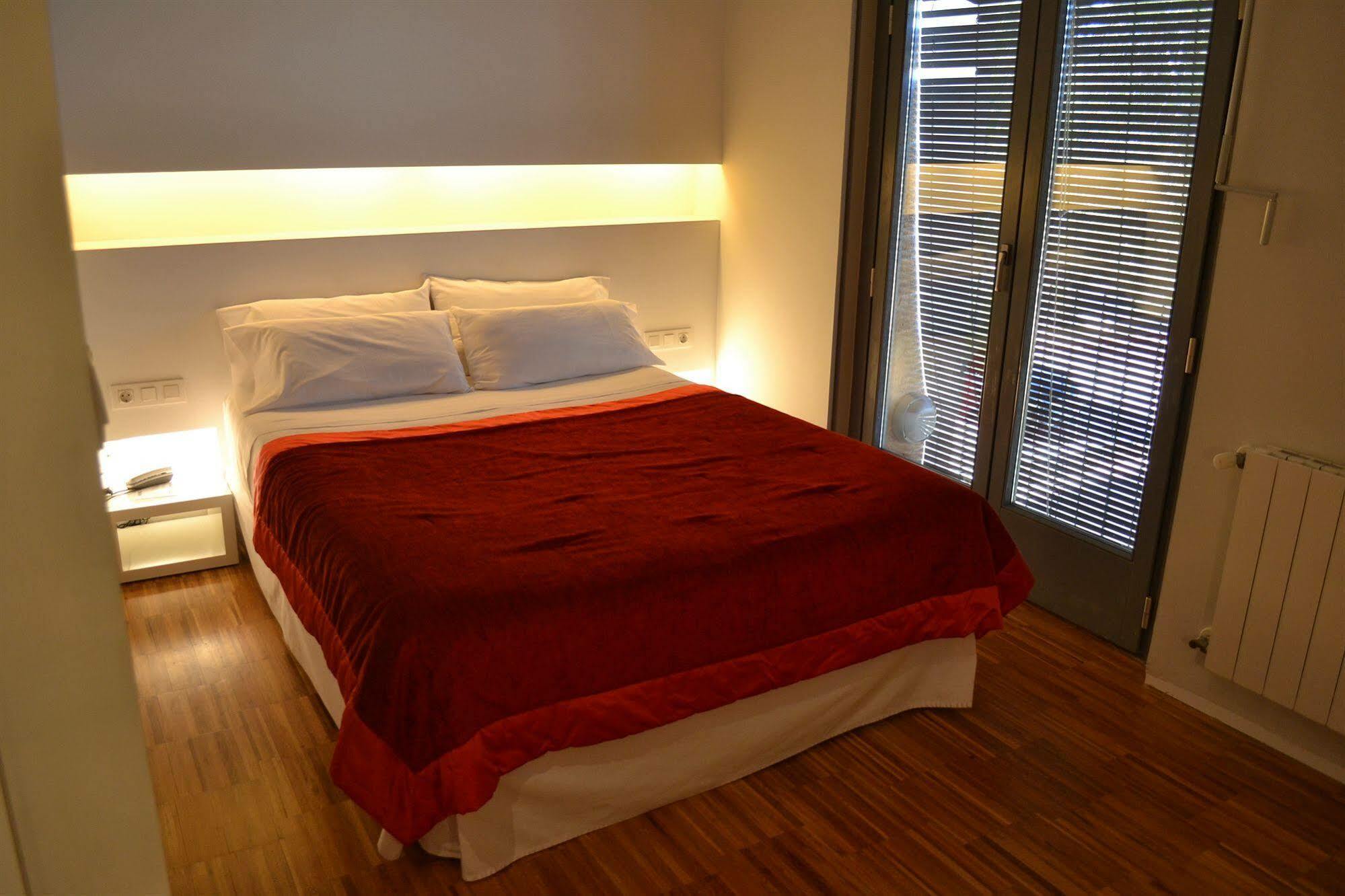 Hotel Spa La Romana, The Originals Relais Bagian luar foto